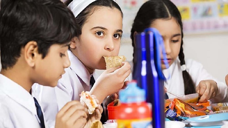 শিক্ষার্থীদের টিফিনেও ভ্যাটের ‘বাগড়া’